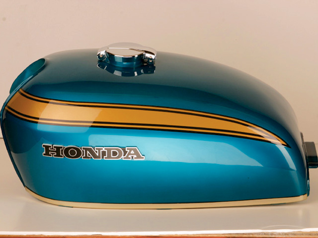 How to remove a honda motorcycle gas tank