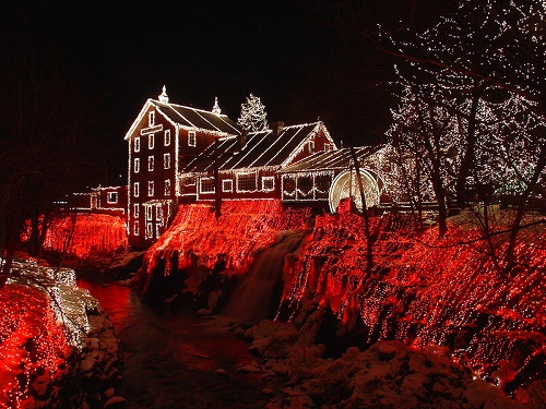 800px-Clifton_Mill_Christmas_2005