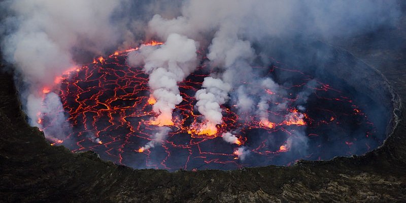 800px-Lava_Lake_Nyiragongo_2