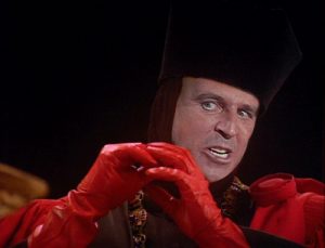 Paul Lynde player Q, an alien trickster god who was one of the most popular recurring villains on Star Trek.